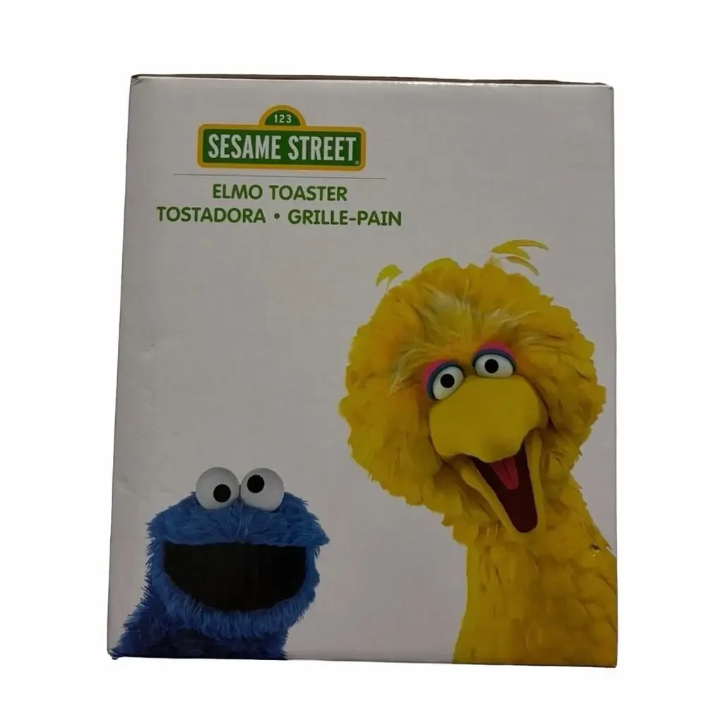 Sesame Street Elmo 2 Slice Toaster Toasts Elmo Face NEW (Outer Box Damage) Red